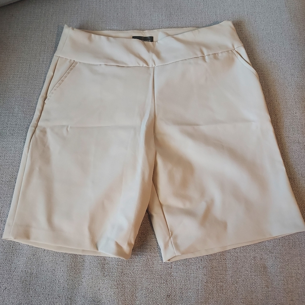 Carbon38 Tan Golf Stretch Shorts Sz-M NWOT
